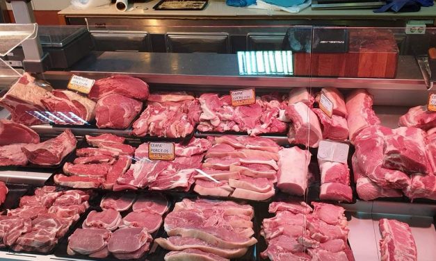 Unul dintre marii fermieri avertizează că preţul cărnii de porc s-ar putea dubla
